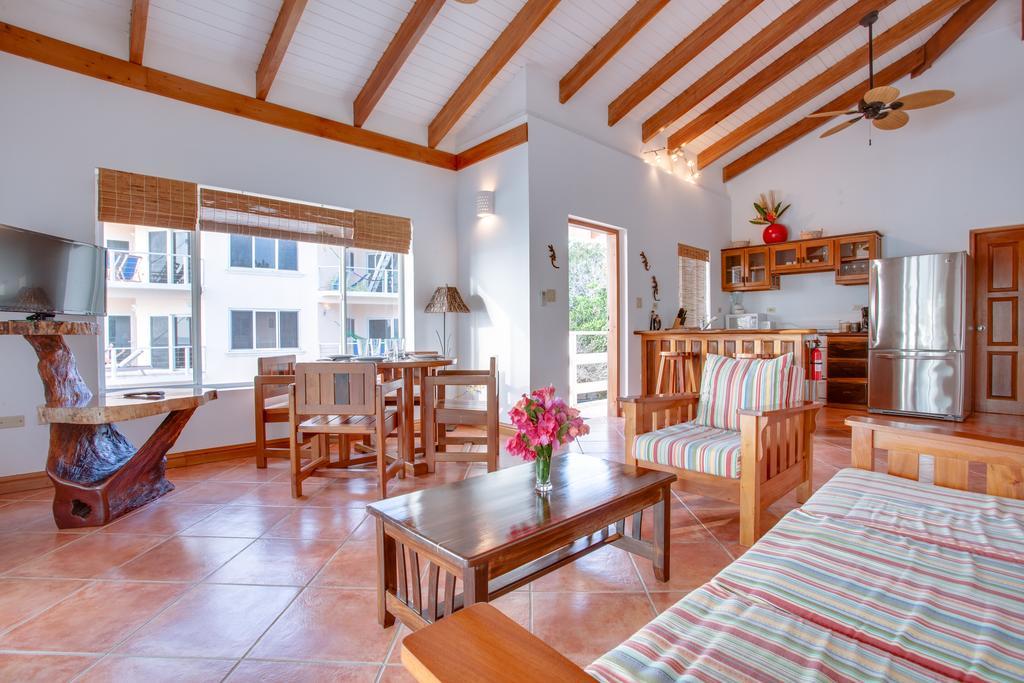 Laru Beya Resort Placencia Екстер'єр фото
